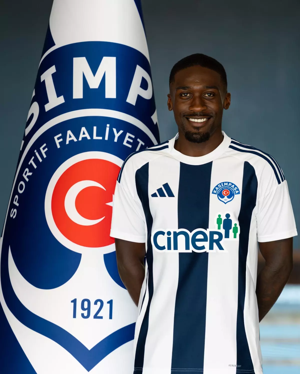 Kasımpaşa Godfried Frimpong'u Transfer Etti
