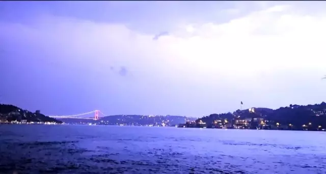 istanbul da simsekler geceyi aydinlatti 6 18922158 o