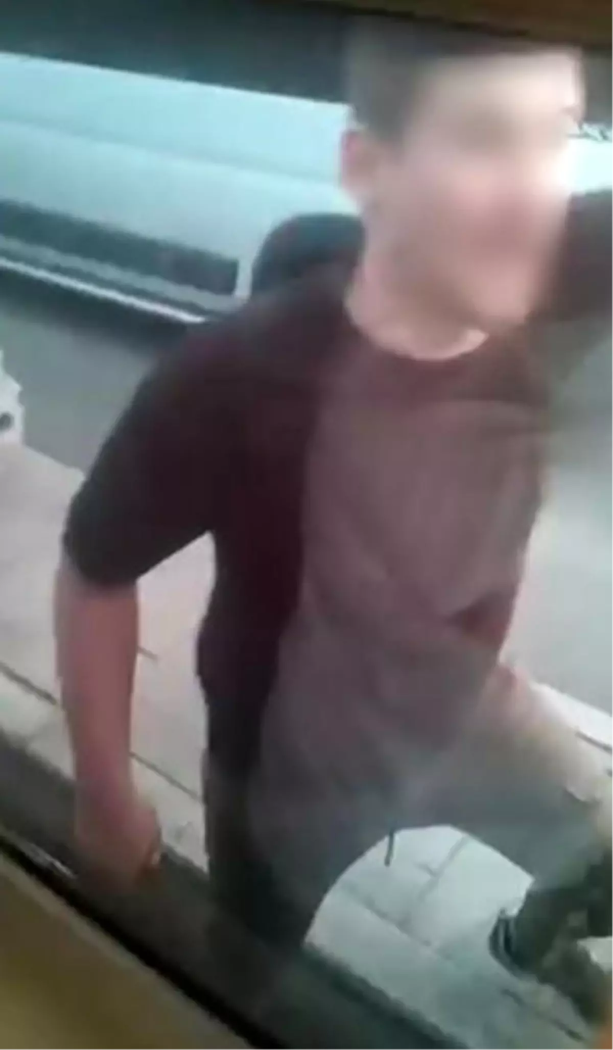 İzmir'de Korona Çalınmasıyla Başlayan Tartışma Bıçaklı Kavgaya Dönüştü
