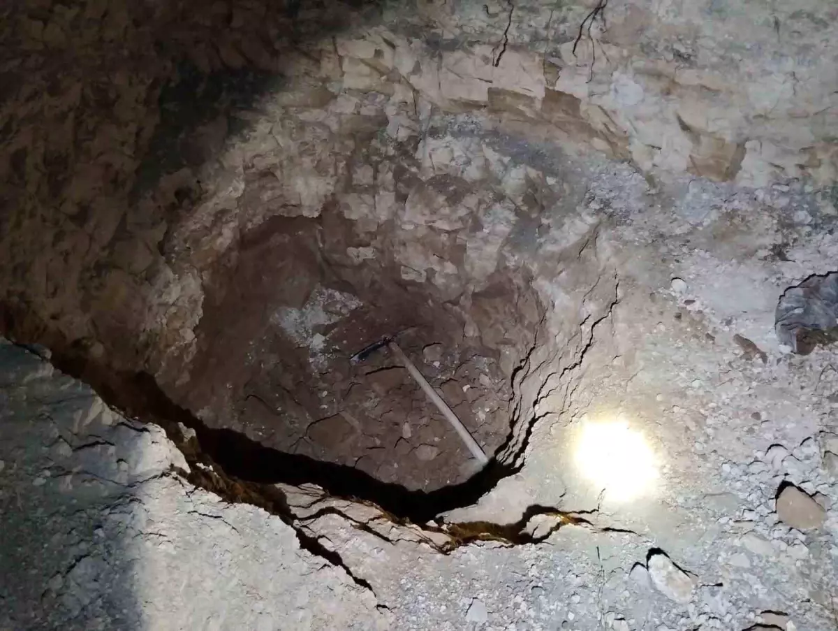 Eskişehir'de Kaçak Kazı Yapan İki Şahıs Suçüstü Yakalandı