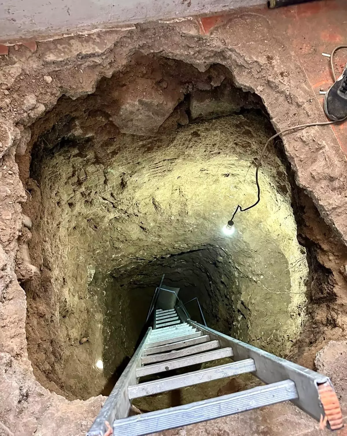 Kars'ta Defineciler Suçüstü Yakalandı