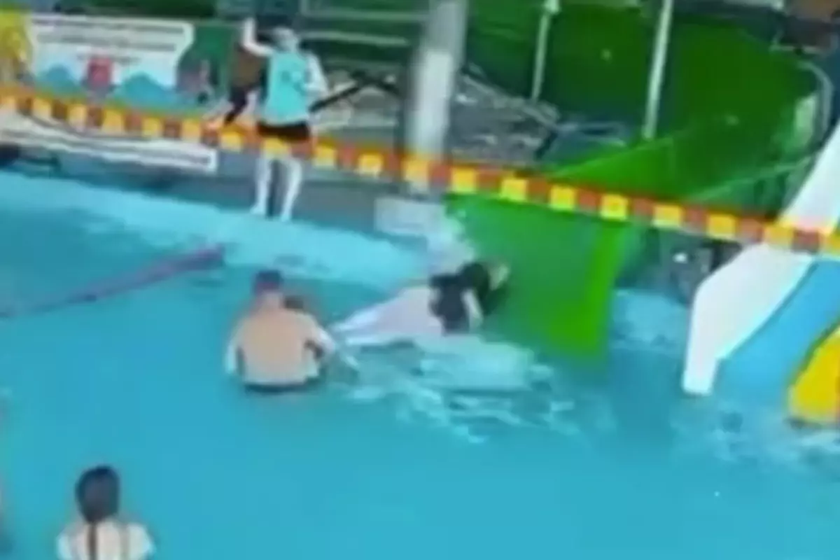 Kaydıraktan fırlayan kadının çarptığı küçük çocuğun karaciğeri yırtıldı