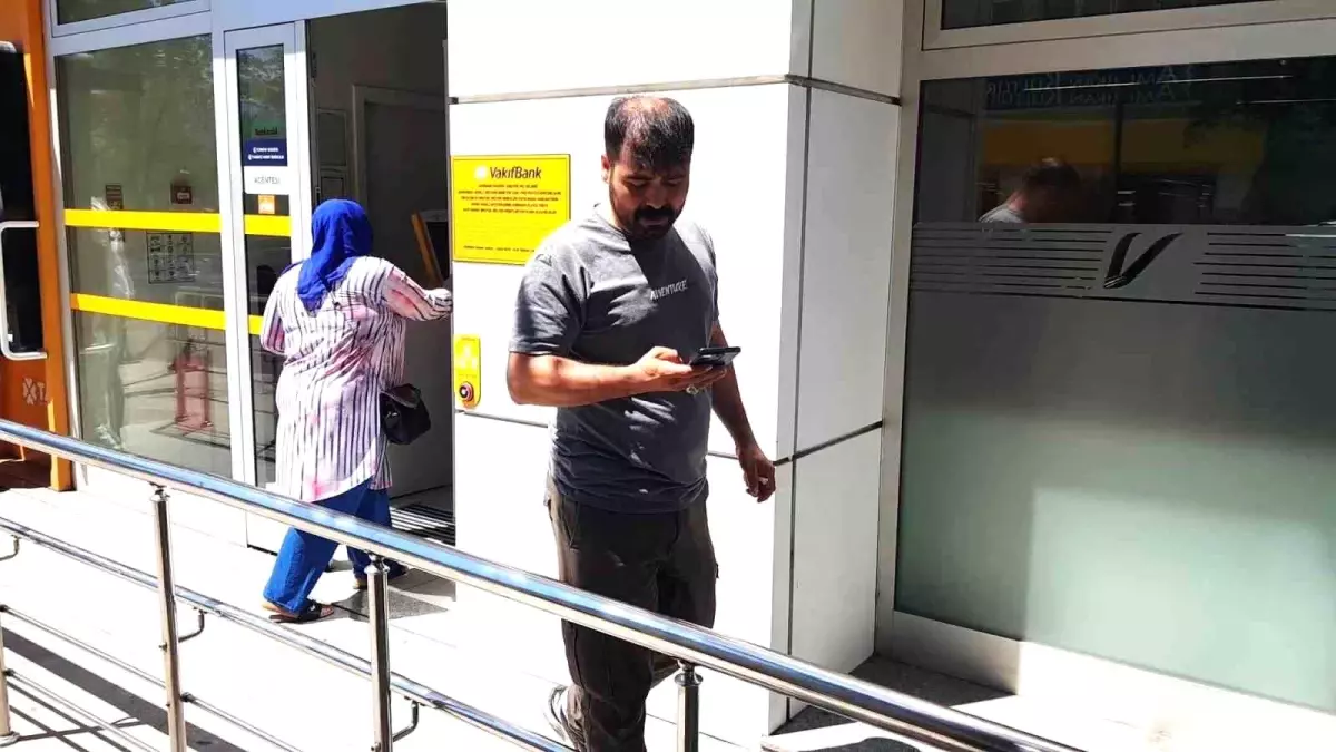 Karabük'te Dolandırıcılık: Afgan Uyruklu Kişi 1500 Dolarını Kaybetti