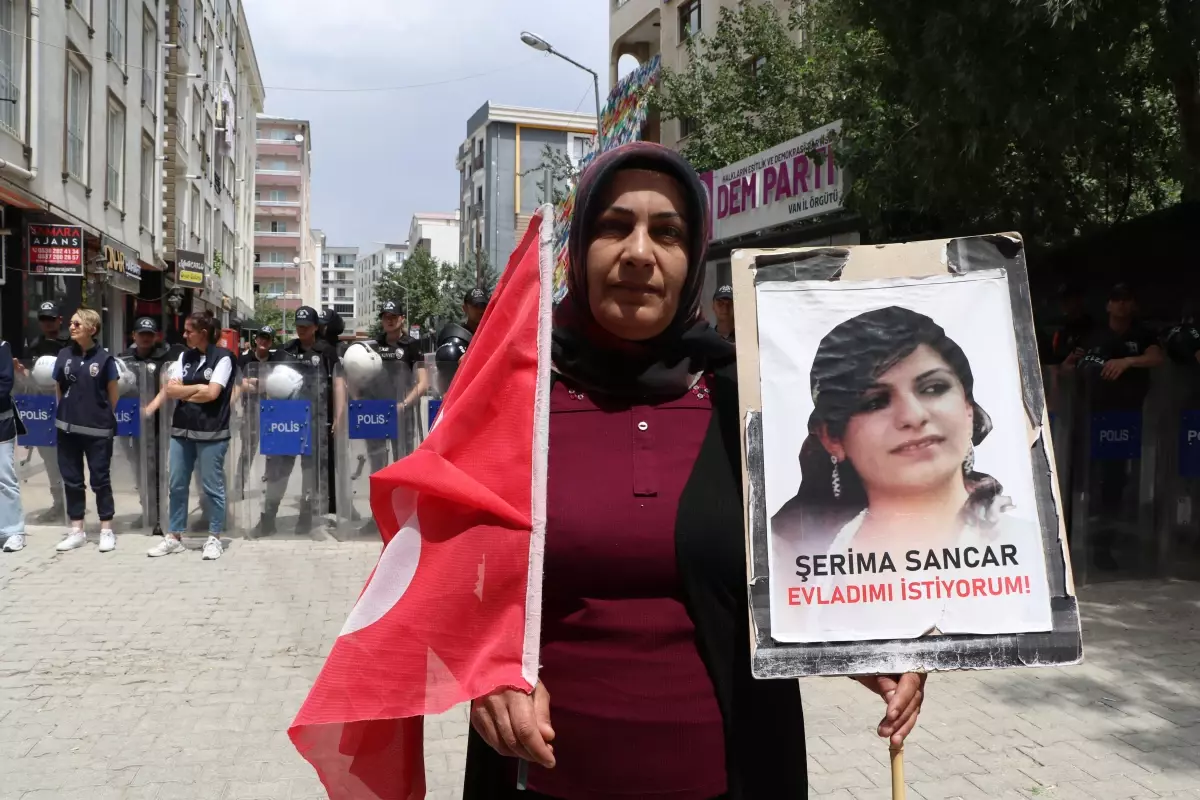 PKK tarafından kaçırılan evlatları için eylem yapan ailelerden çağrı: 'Gelin teslim olun'