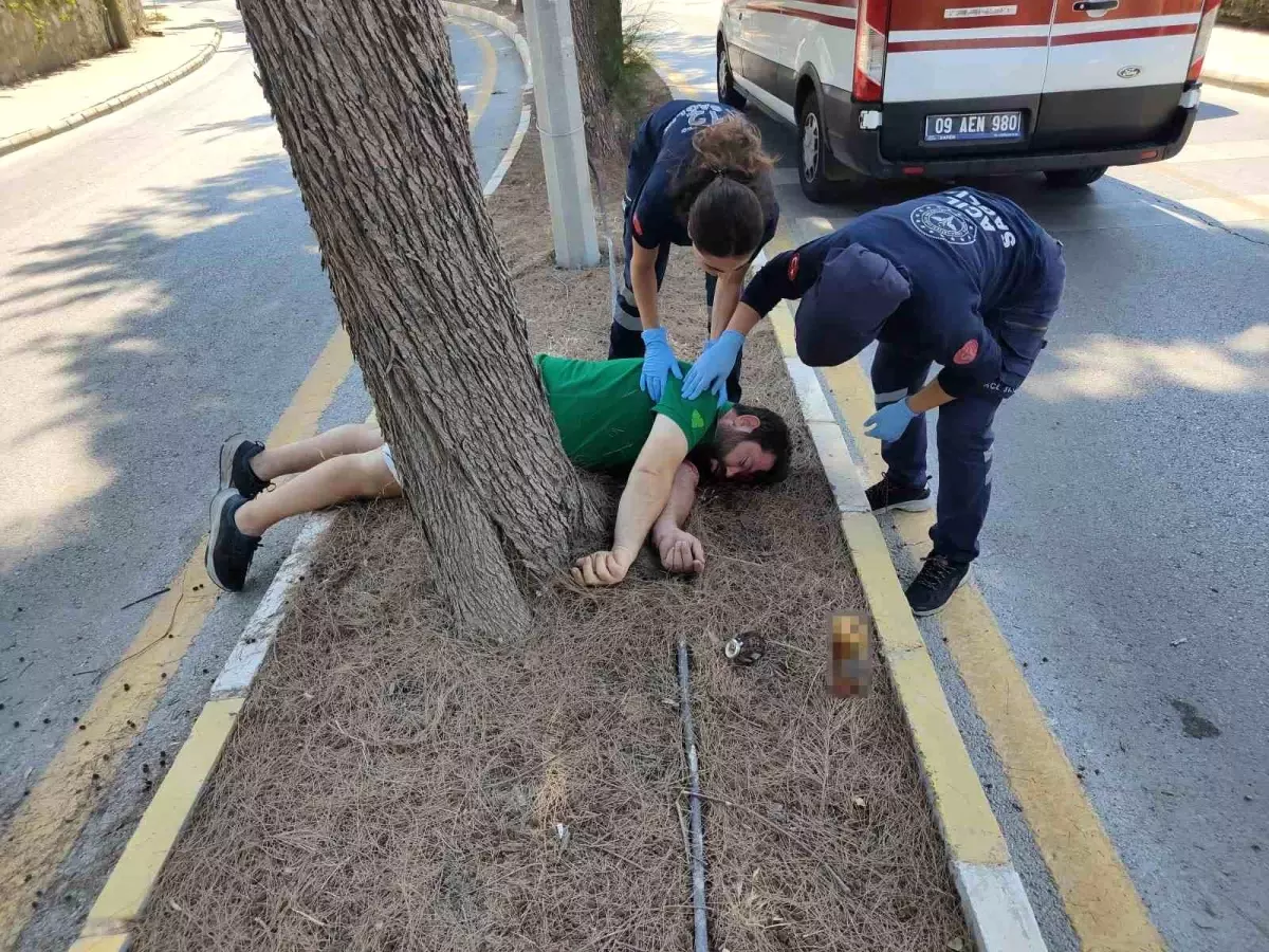 Kuşadası'nda Motosiklet Kazası: Genç Sürücü Ağır Yaralı