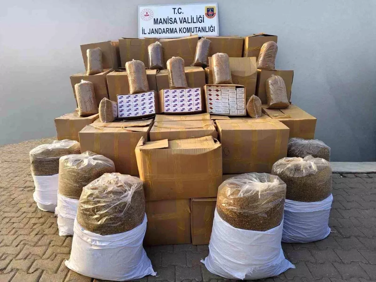 Manisa'da Kaçakçılık Operasyonu: 3 Kilo Tütün ve 32 Bin Boş Makaron Ele Geçirildi