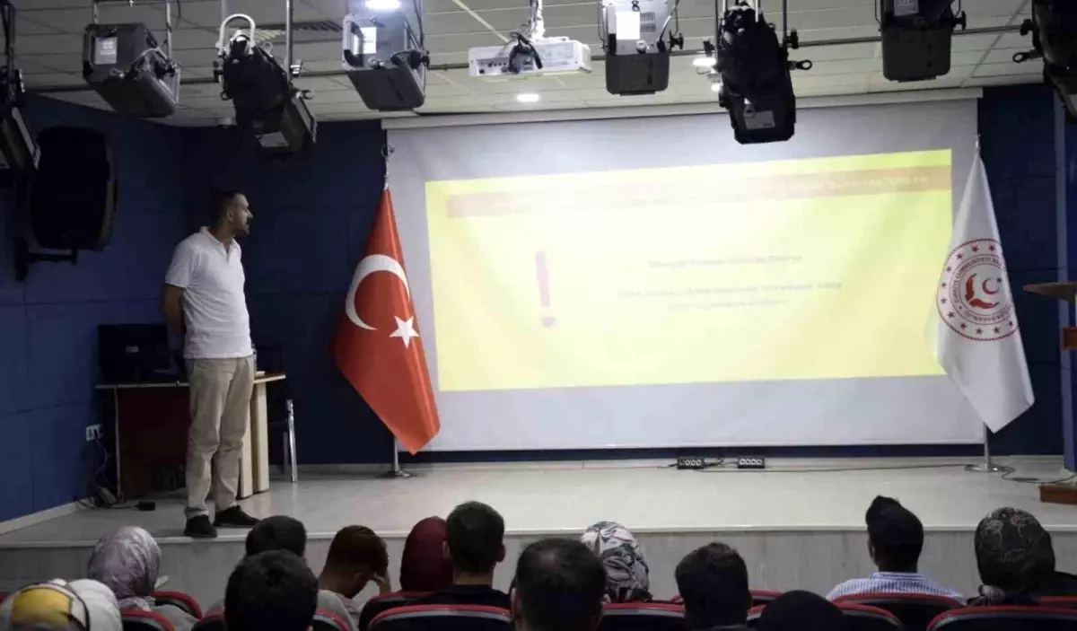 Muş'ta Evlenecek Gençlere Evlilik Öncesi Eğitim Düzenlendi