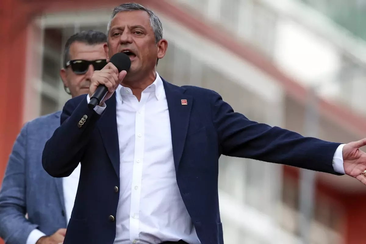 CHP lideri Özel'in işaret ettiği avukat gözaltına alındı