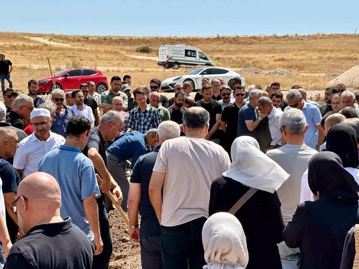 Muğla'da Boğularak Hayatını Kaybeden 9 Yaşındaki Ali Güler Gözyaşlarıyla Defnedildi