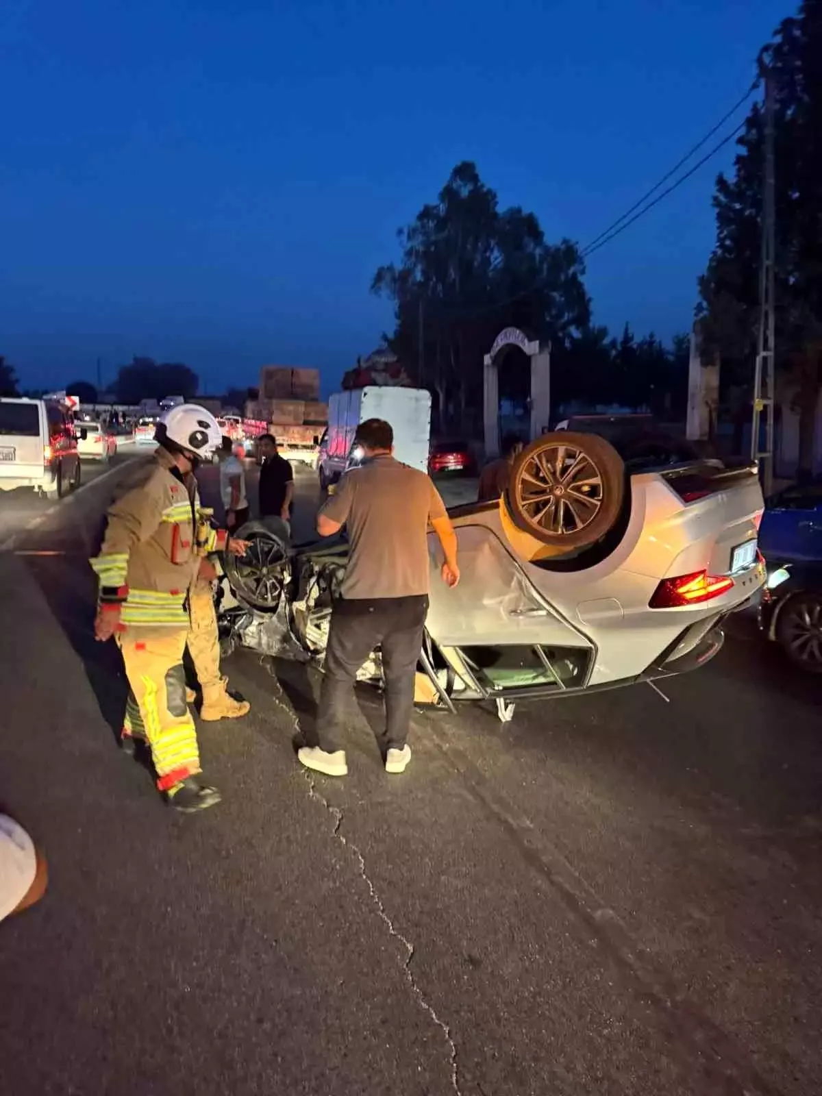 Hatay'da Otomobil ile Sepetli Motosiklet Çarpıştı: 6 Yaralı