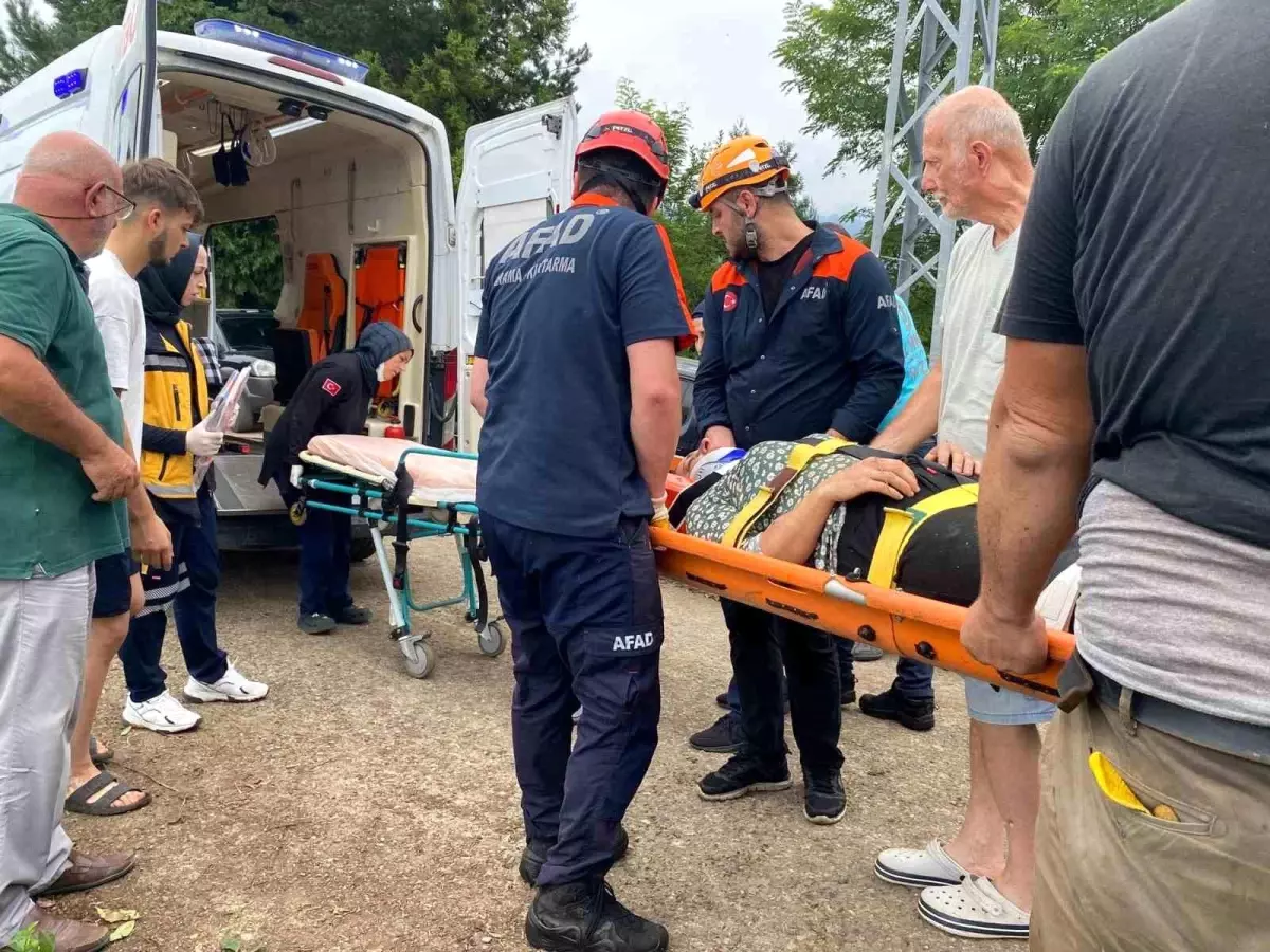 Rize'de Çay Toplayan Kadına Teleferik Düştü