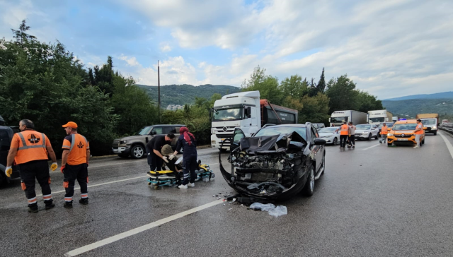 sakarya da zincirleme kaza 10 yarali 18922696 7501 m