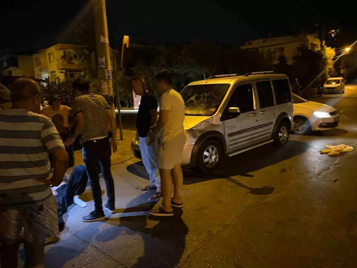 Antalya'da Motosikletli Kurye Kazada Yaralandı