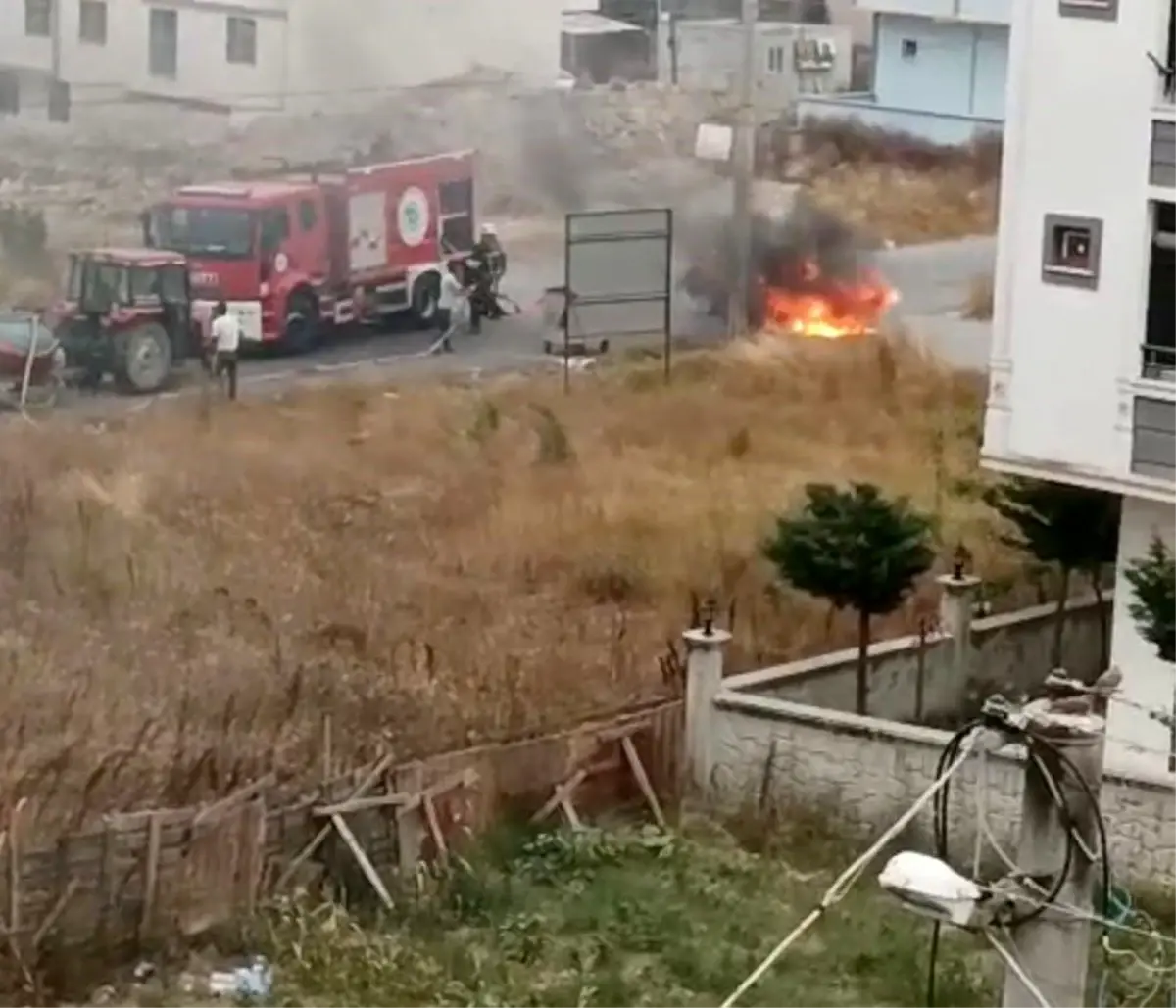 Tekirdağ'da Seyir Halindeki Otomobil Alev Aldı, Yolcular Kurtuldu