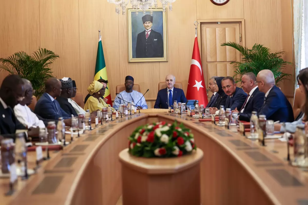 TBMM Başkanı Numan Kurtulmuş, Senegal Başbakanı Ousmane Sonko ile Görüştü