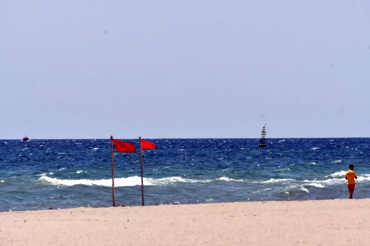 Tekirdağ’da Olumsuz Hava Koşulları Nedeniyle Denize Girme Yasağı