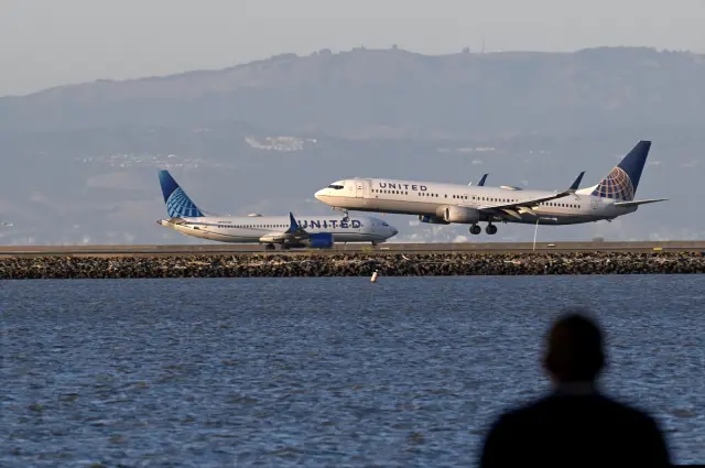 united airlines ta sistem arizasi krizi yuzlerce 18922261 6796 m