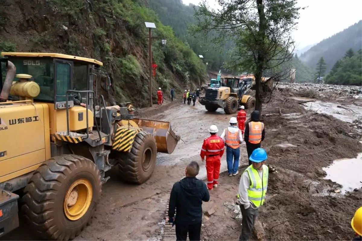 Çin'in Gansu Eyaletinde Sel Faciası: 10 Ölü, 33 Kayıp