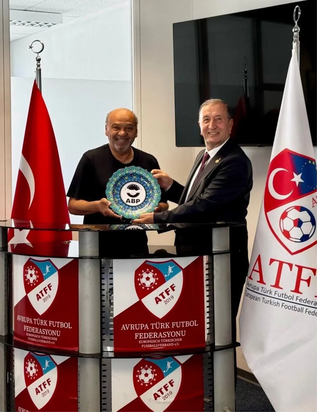 Bedri Yalçın'dan Avrupa Türk Futbol Federasyonu'na Ziyaret