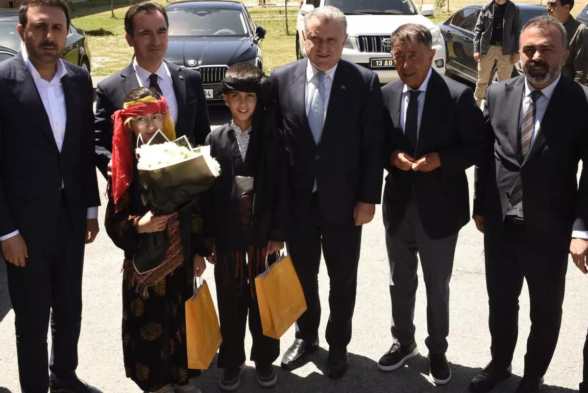Gençlik ve Spor Bakanı Dr. Osman Aşkın Bak Bitlis'te Yatırım Müjdesi Verdi