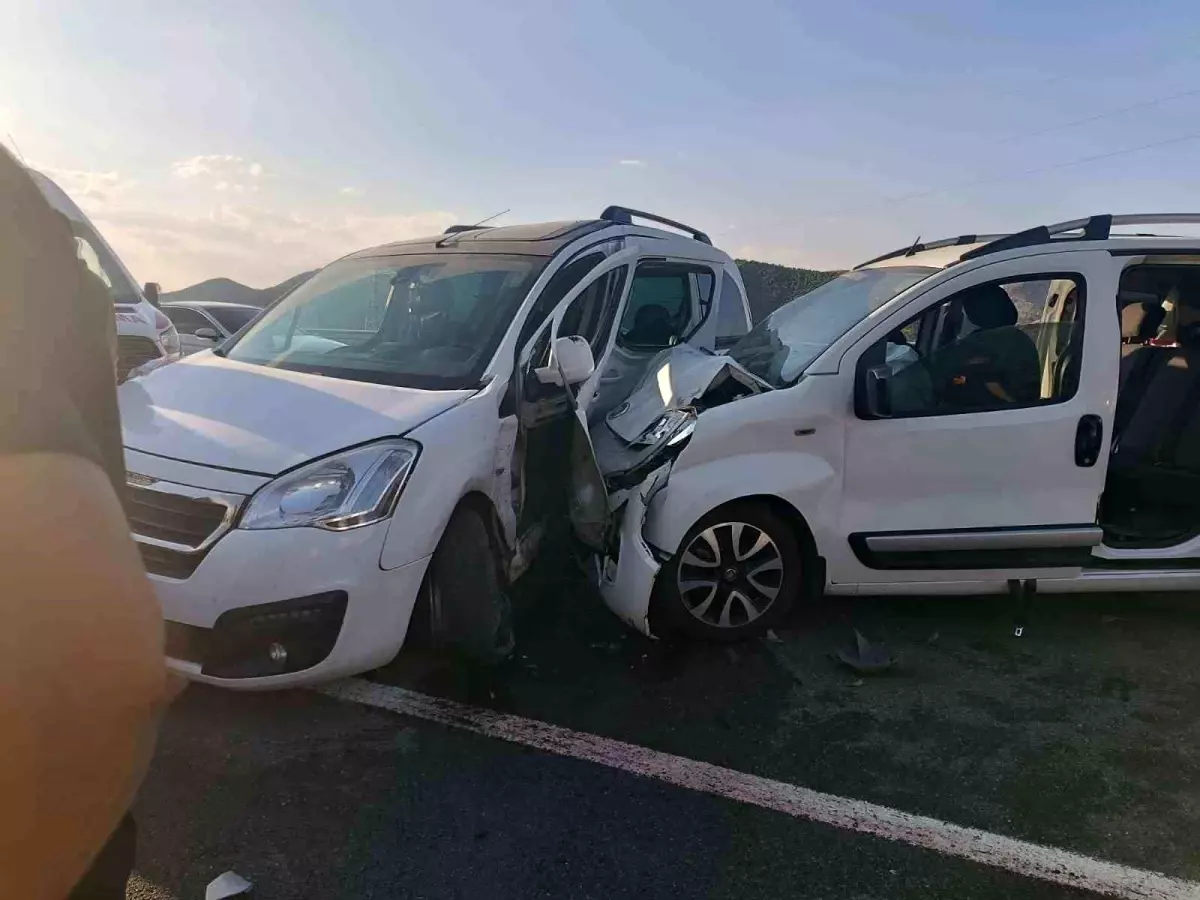 Bingöl'de Trafik Kazası: 11 Yaralı