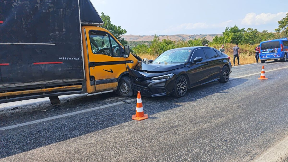 İnegöl'de Kaza: 6 Yaralı