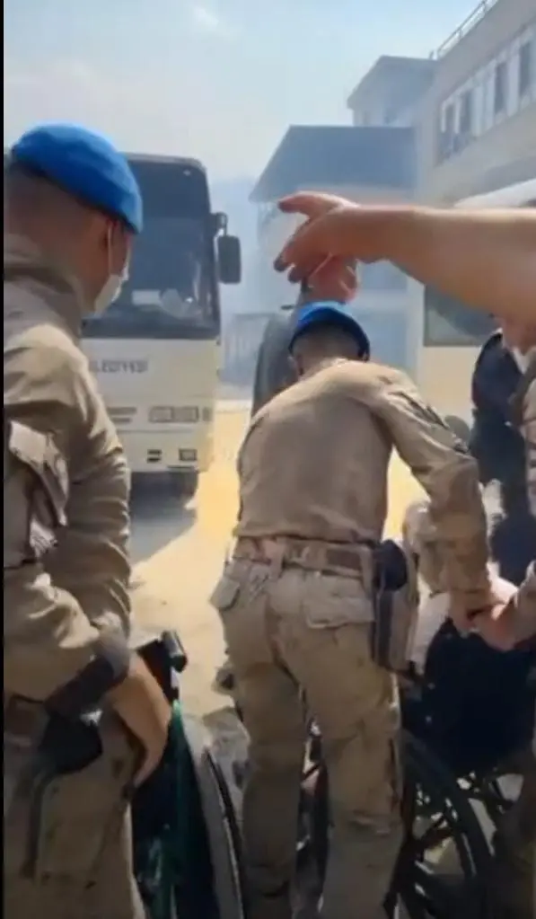 Çanakkale'de orman yangını hastaneye yaklaştı, yaşlı bakım merkezi boşaltıldı