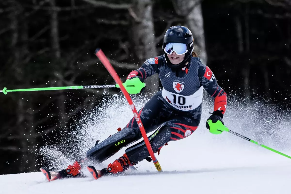 Sıla Kara, Türkiye'nin En Fazla Milli Forma Giyen Kayakçısı Oldu
