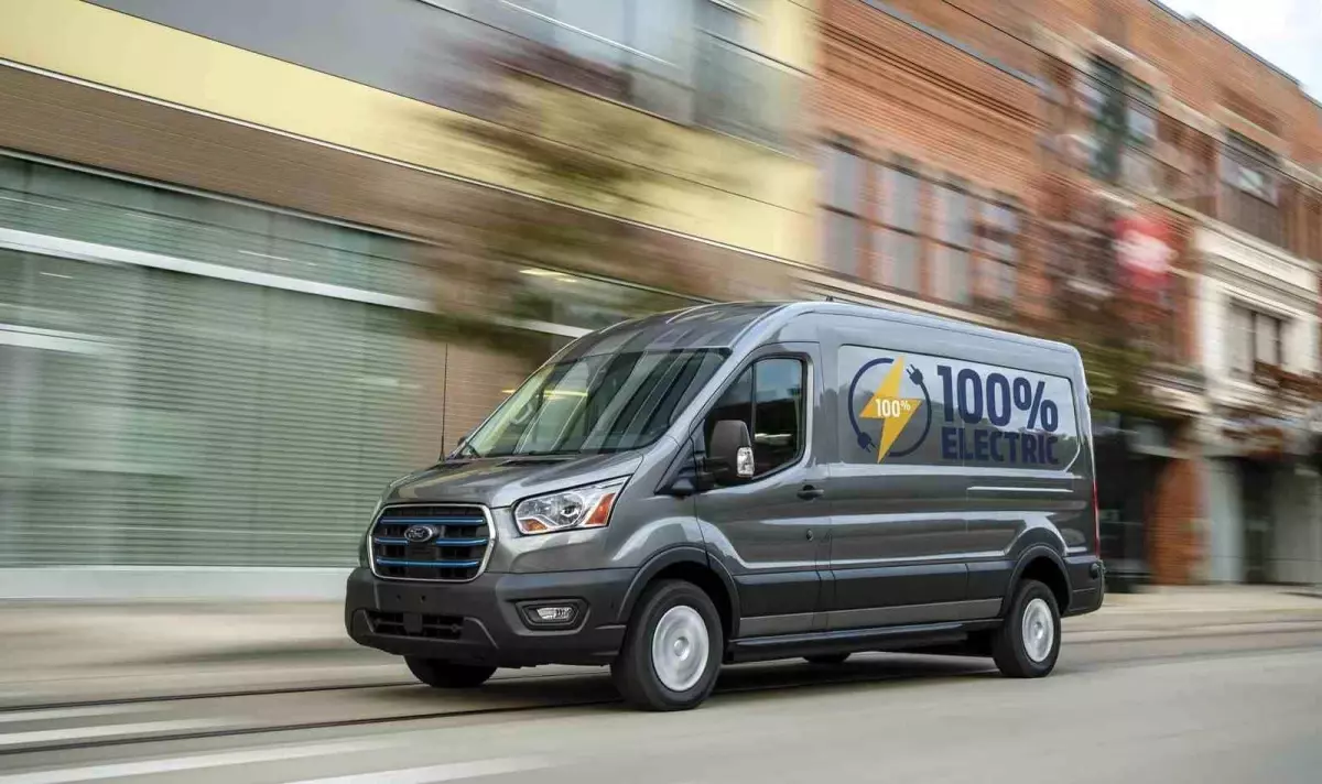 Ford Transit 60 Yaşında: 13 Milyon Aracın Üretimi Aşılmıştır