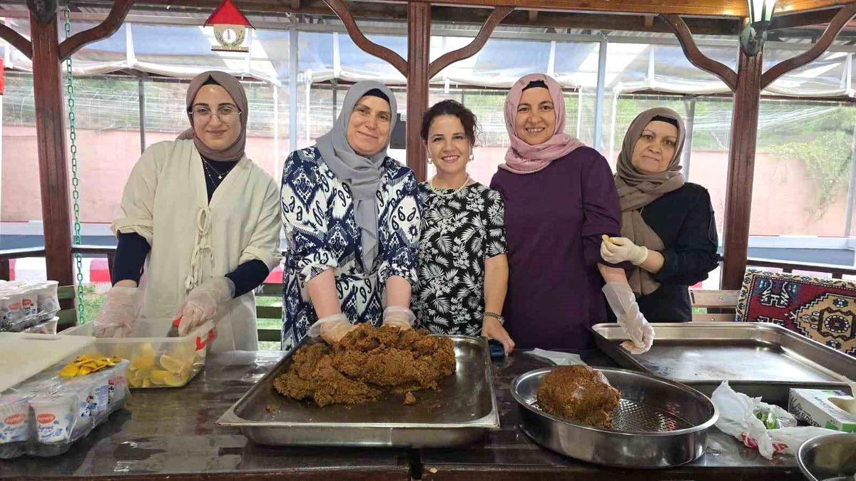 Bilecik Huzurevi'nde Sıra Gecesi Etkinliği Düzenlendi