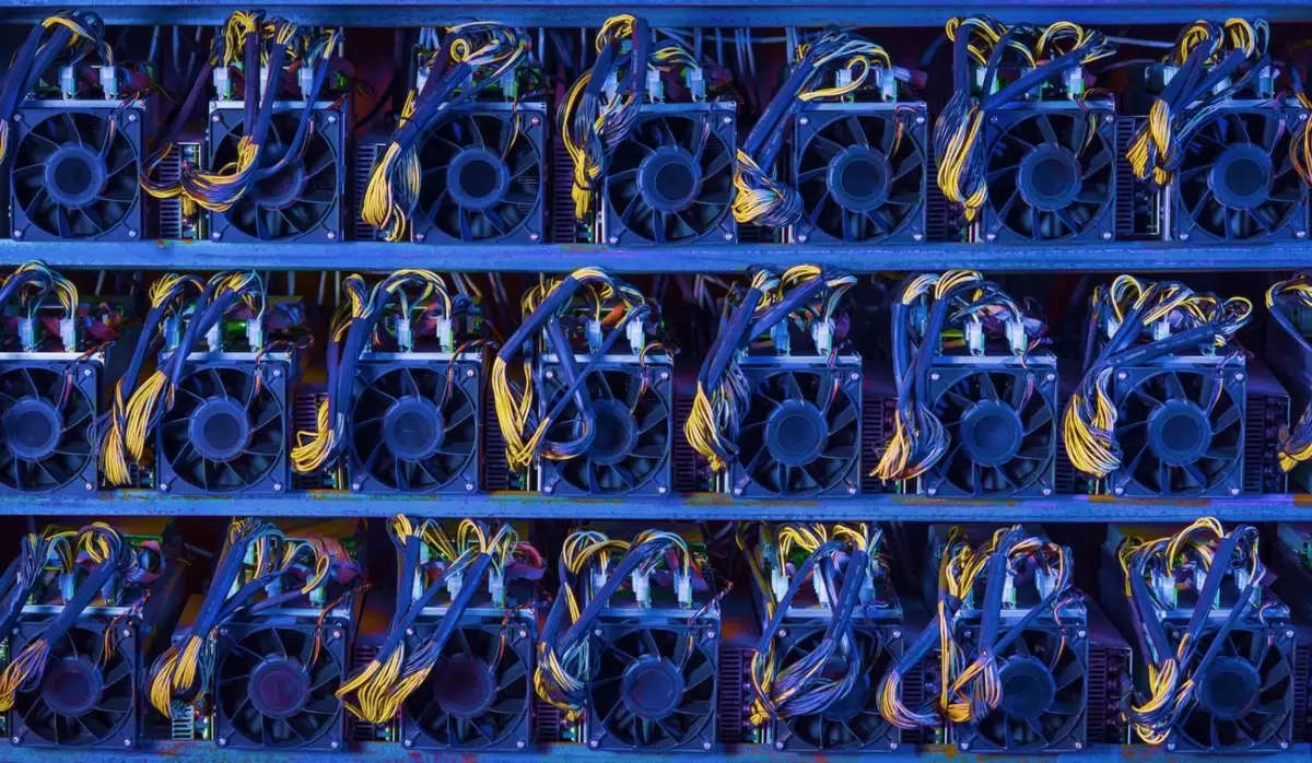 İngiliz devi Bitcoin madenciliği için düğmeye bastı