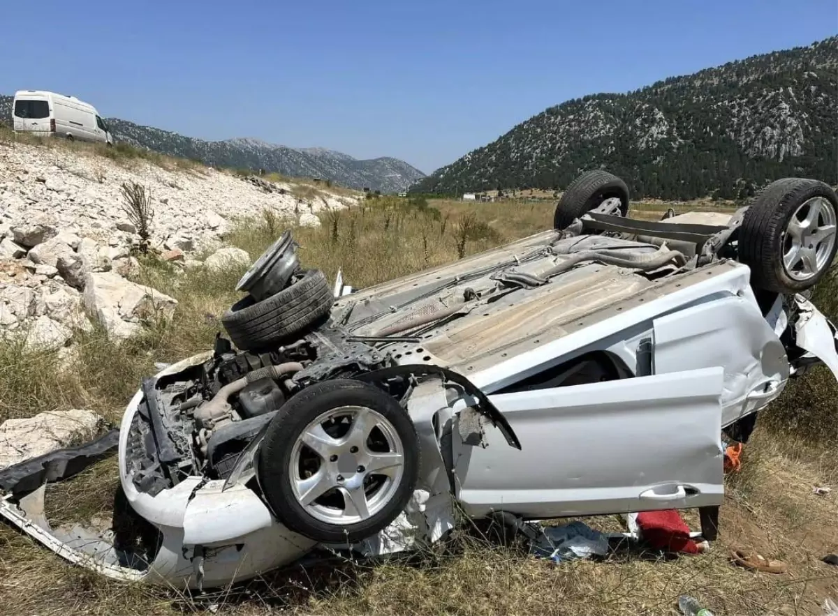 Konya'da Otomobilin Şarampole Devrilmesi Sonucu 5 Yaralı