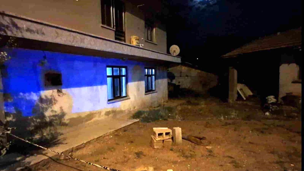 Denizli'de Balkondan Düşen Adam Hayatını Kaybetti