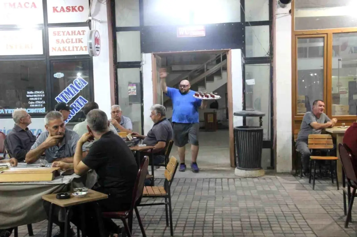 Çanakkale'de Dans Eden Garson Fenomen Oldu