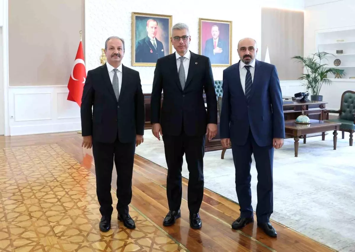 Sağlık-Sen Genel Başkanı Doğan, Sağlık Bakanı ile Toplu Sözleşme Görüşmesi Yaptı