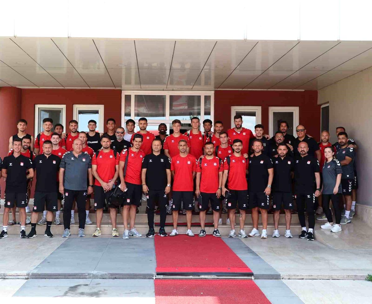 Sivasspor, Erzurumspor Maçı İçin Erzurum'a Gitti