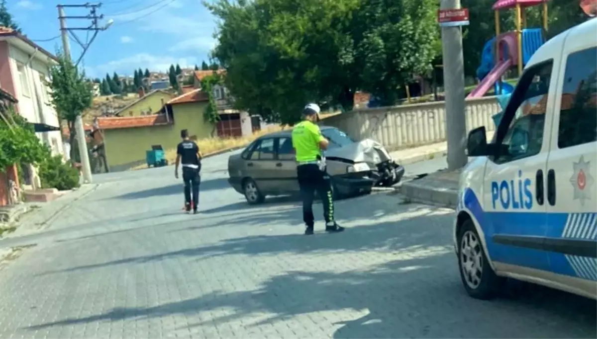Tavşanlı'da Trafik Kazası: 2 Yaralı