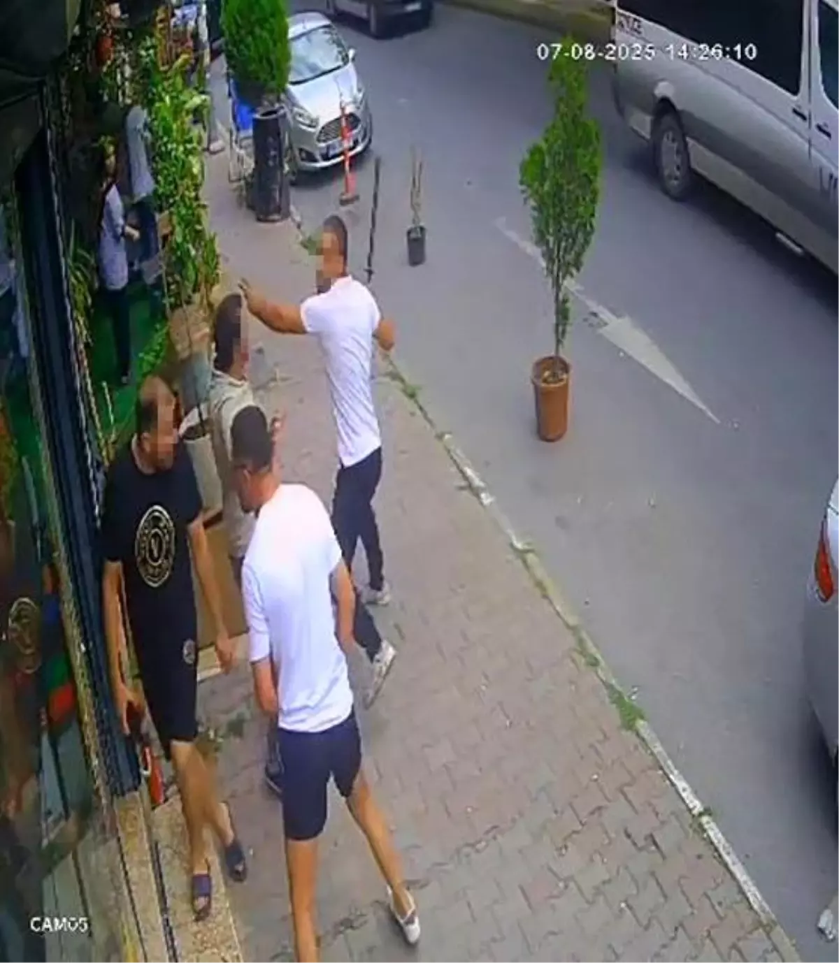 Esenyurt'ta Telefon Tamiri Tartışması Kavgaya Dönüştü