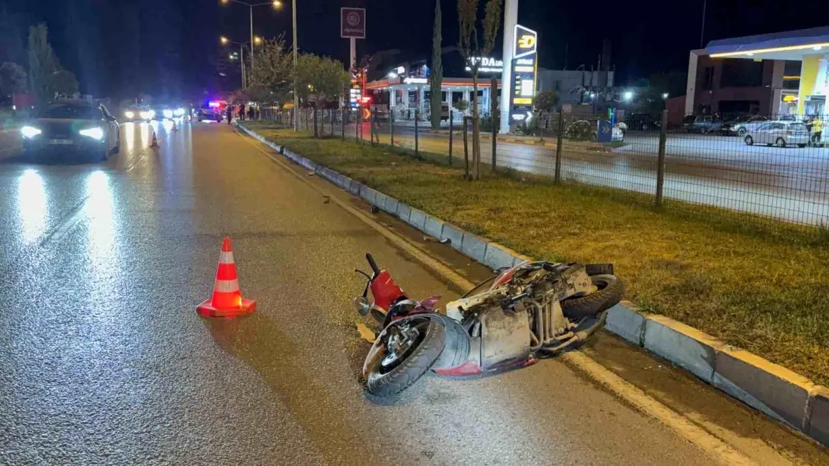 Tokat'ta Lüks Otomobil Motosiklete Çarptı, 2 Kişi Hayatını Kaybetti