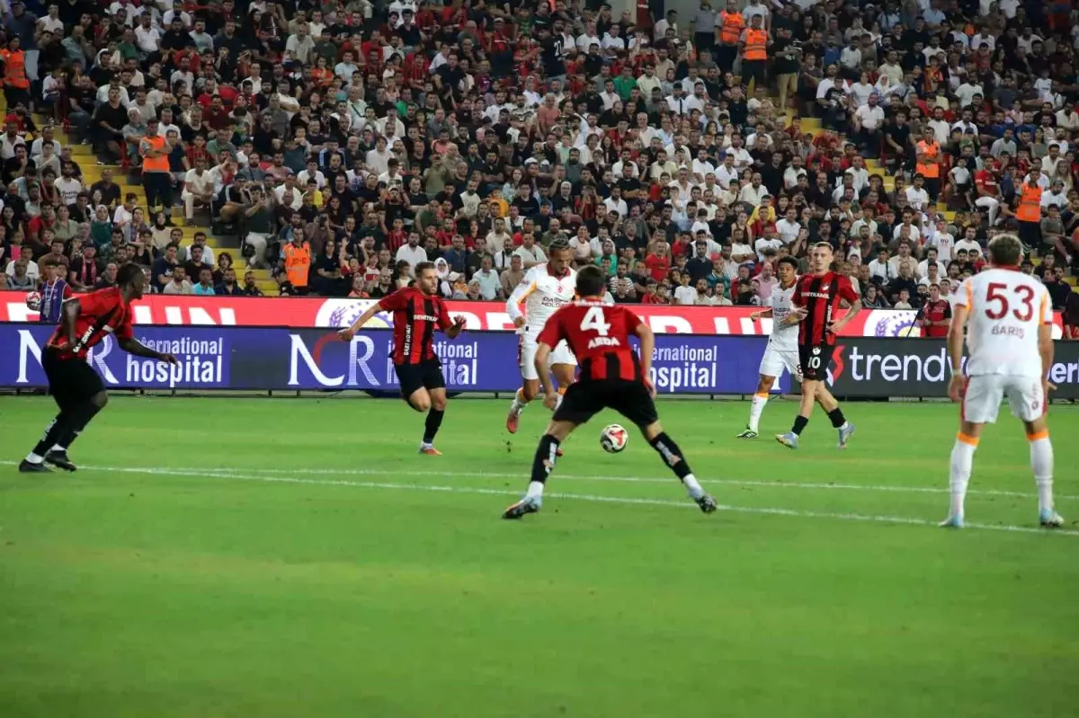 Galatasaray, Süper Lig'e Galibiyetle Başladı
