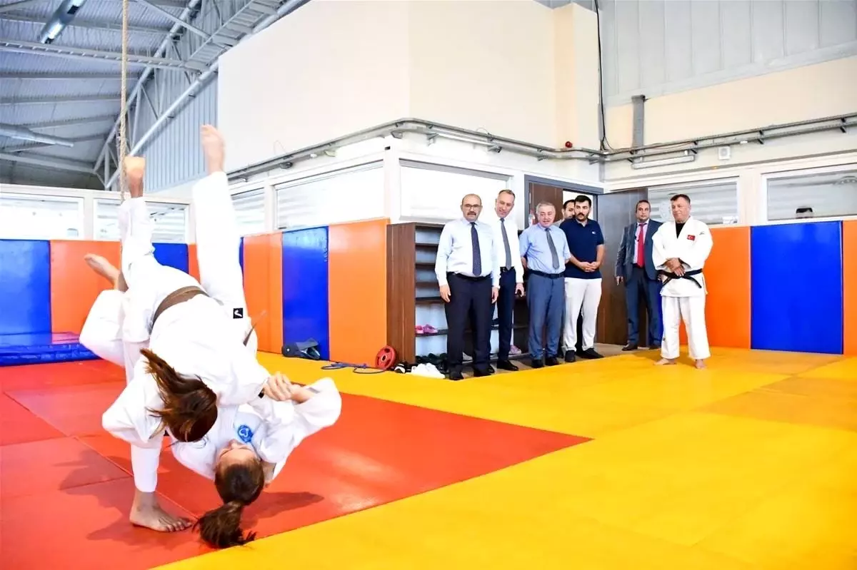 Balıkesir'de Gençlere Yönelik Spor ve Eğitim Projesi