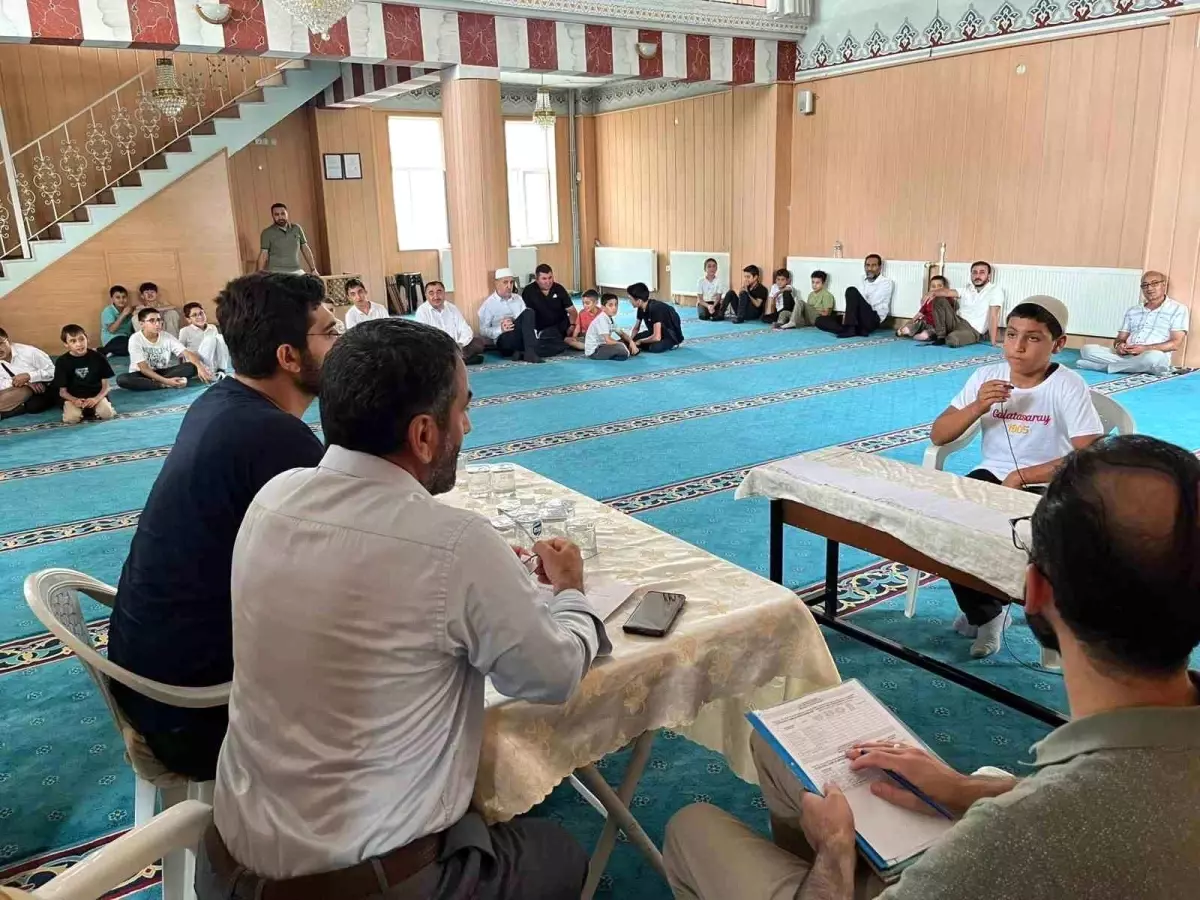 Van'da Yaz Kur'an Kursu Öğrencileri Arasında Hadis ve Süre Ezberleme Yarışması Yapıldı