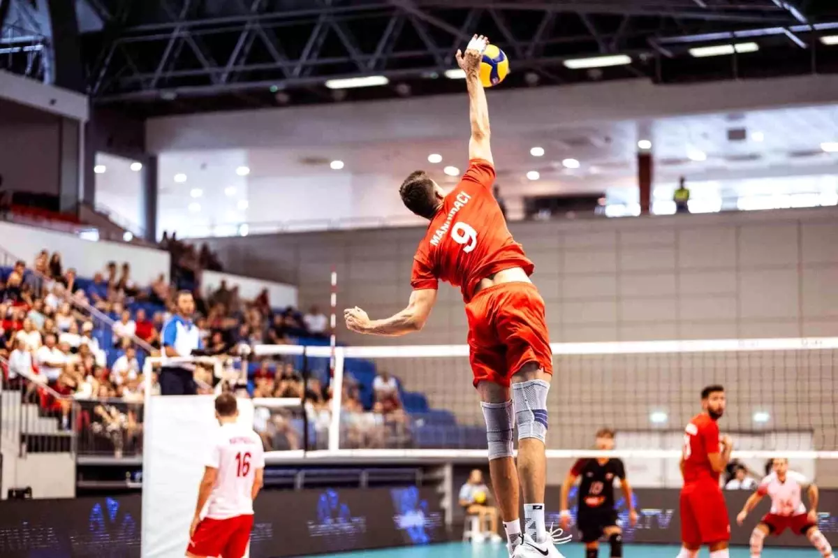 A Milli Erkek Voleybol Takımı, Macaristan'ı 3-0 Mağlup Etti
