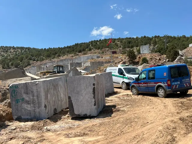 25 gundur calistigi is yerinde 3 tonluk mermer 18931390 8188 m