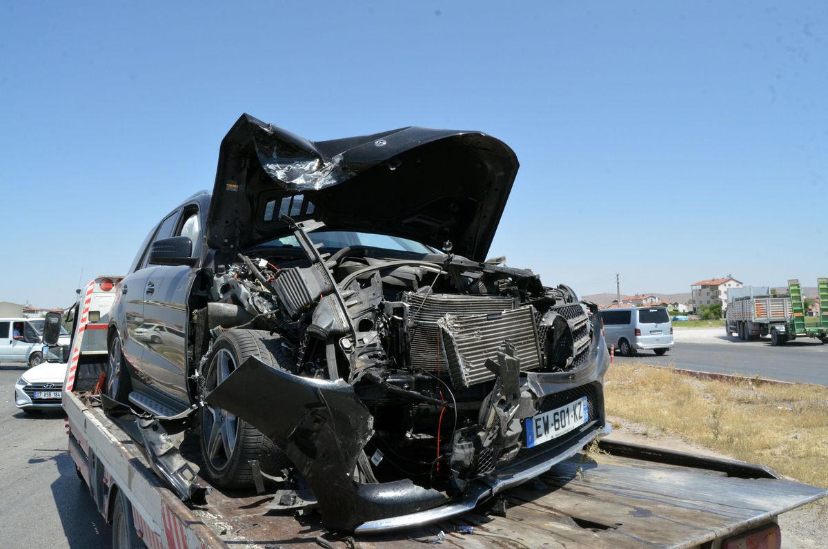 Aksaray'da Kavşak Trafik Kazası: 5 Yaralı