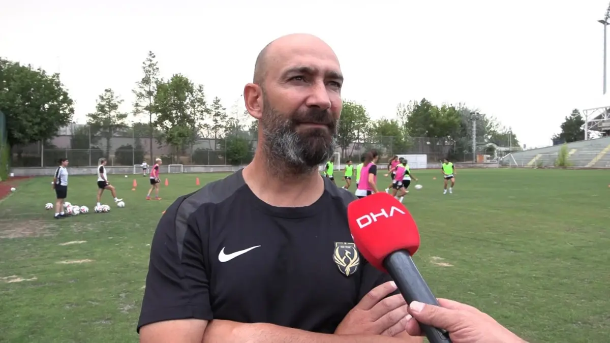 ABB FOMGET Kadın Futbol Takımı, Slavia Prag ile Zorlu Bir Maça Hazırlanıyor