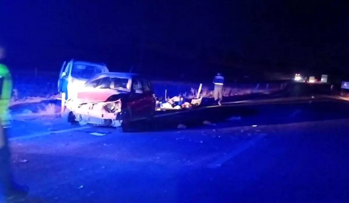 Adıyaman'da İki Otomobil Çarpıştı: 2 Yaralı