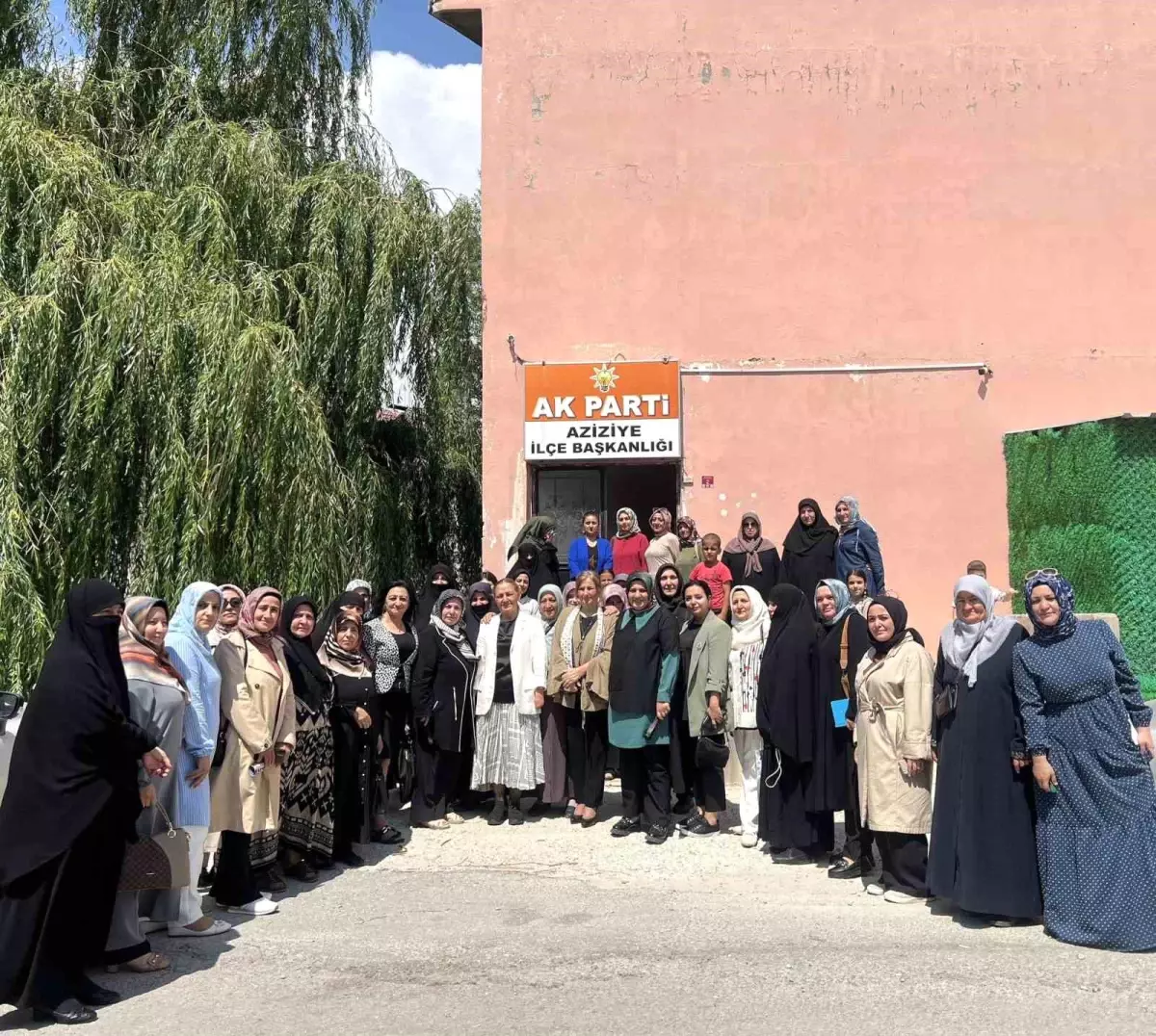 AK Parti Kadın Kolları, Aziziye'de Toplandı