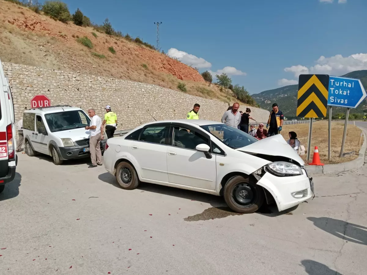 Amasya'da Alkollü Sürücünün Sebep Olduğu Kazada 5 Kişi Yaralandı
