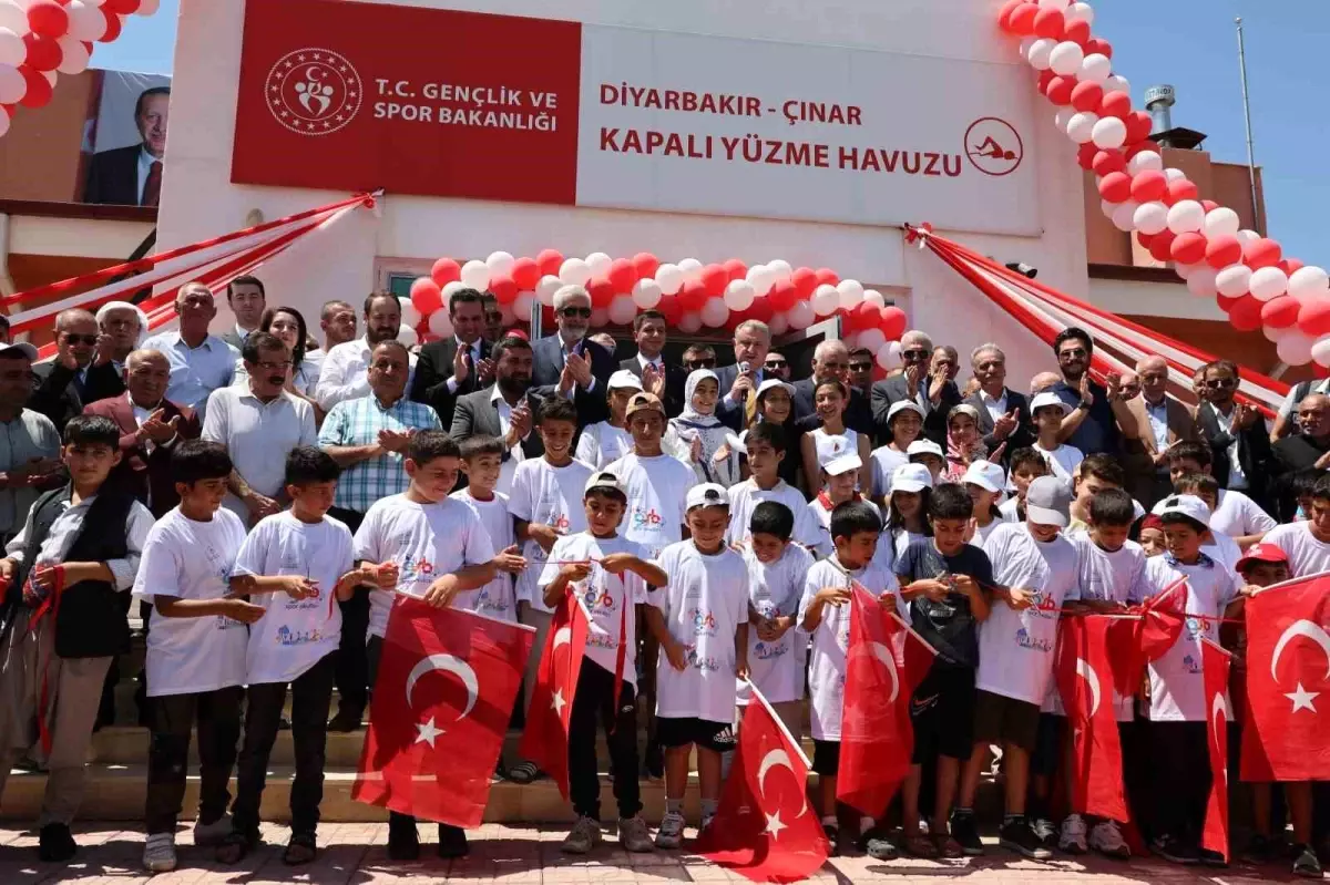 Diyarbakır'da Yeni Gençlik Merkezi ve Yüzme Havuzu Açıldı